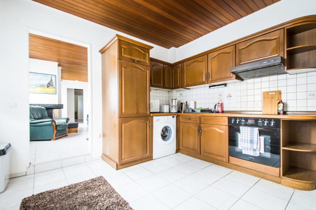 Küche mit Waschmaschine, Monteurwohnung in Mainz